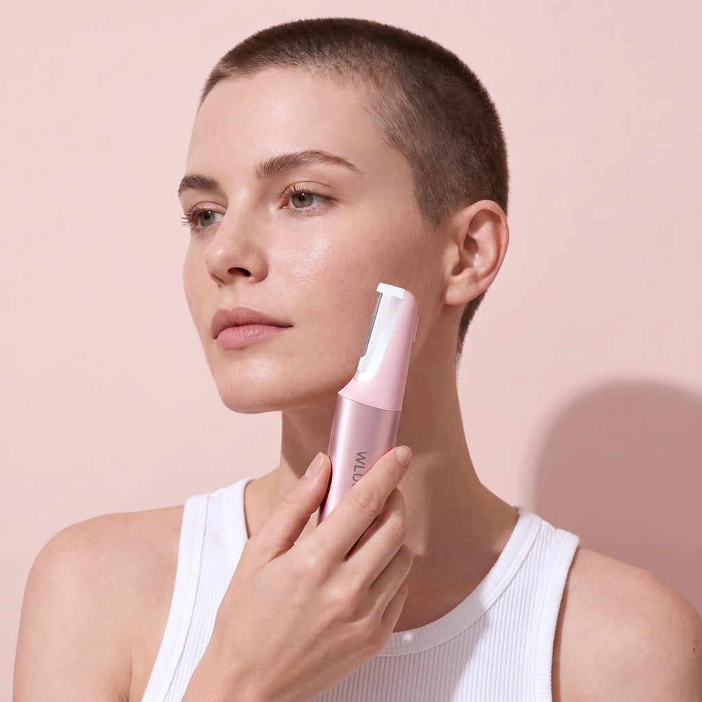 Pale Pink Dermaplane Razor R352