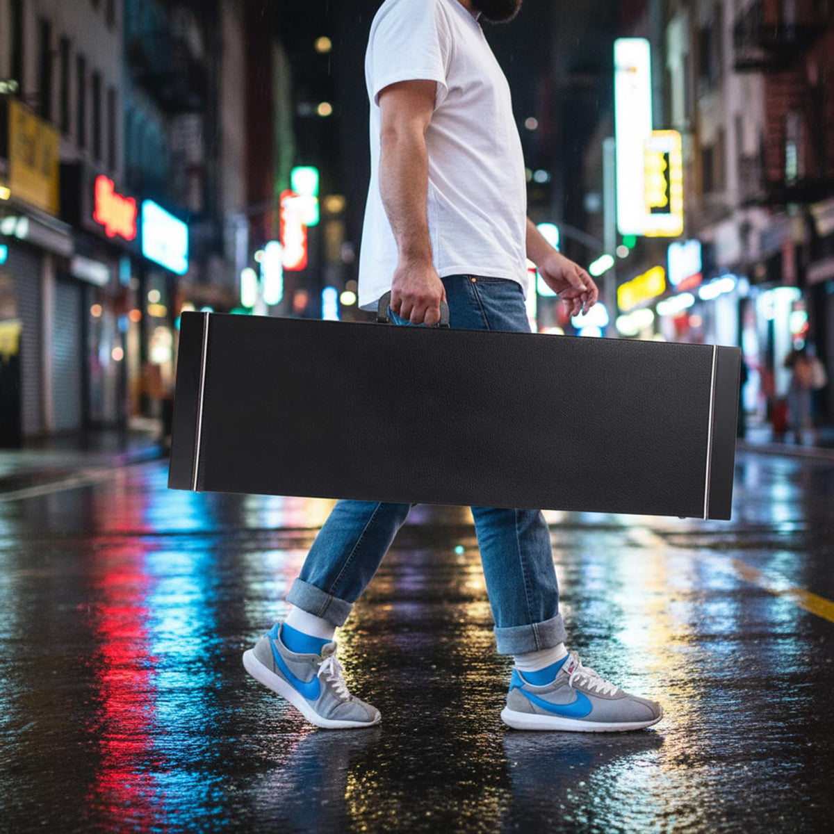 Electric Guitar Hard Case with Lock and Key, Black Q82157